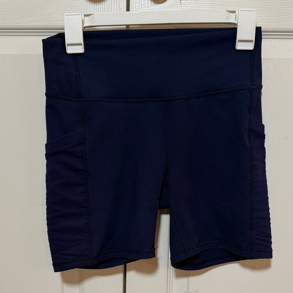 Women's Navy High-Waist Pocket Active Biker Shorts.